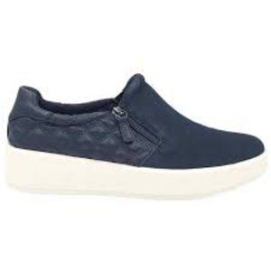 CLARKS LAYTON SUEDE LEATHER SNEAKER SHOES NAVY 9.5W (WIDE)